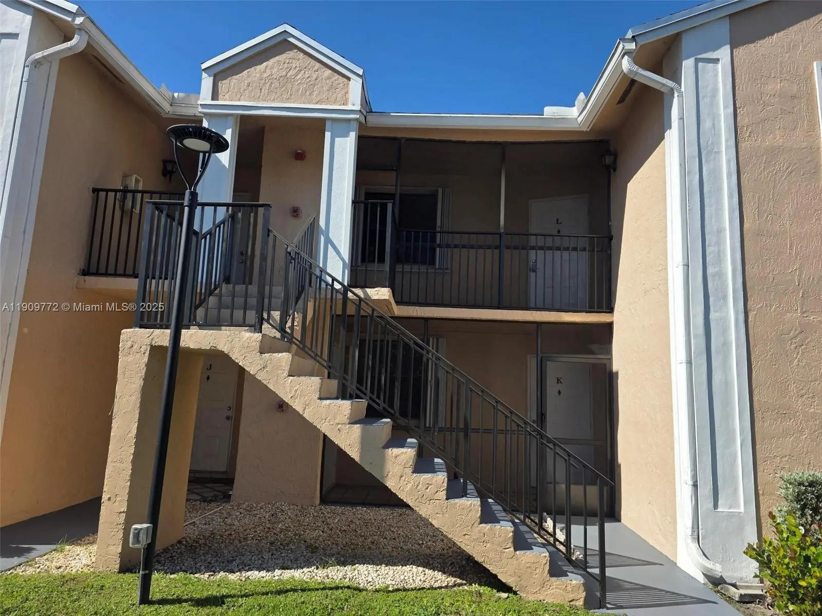 Photo of Listing #A11909772