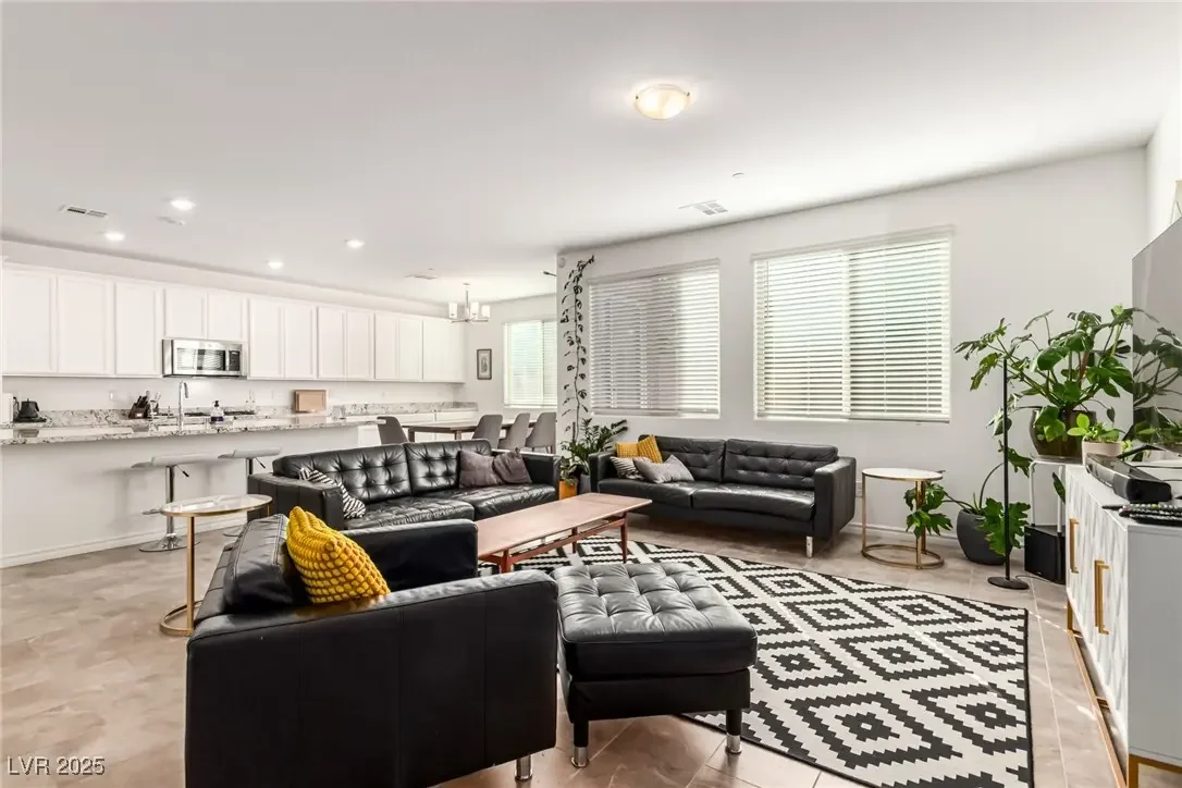 Photo of Listing #2732850