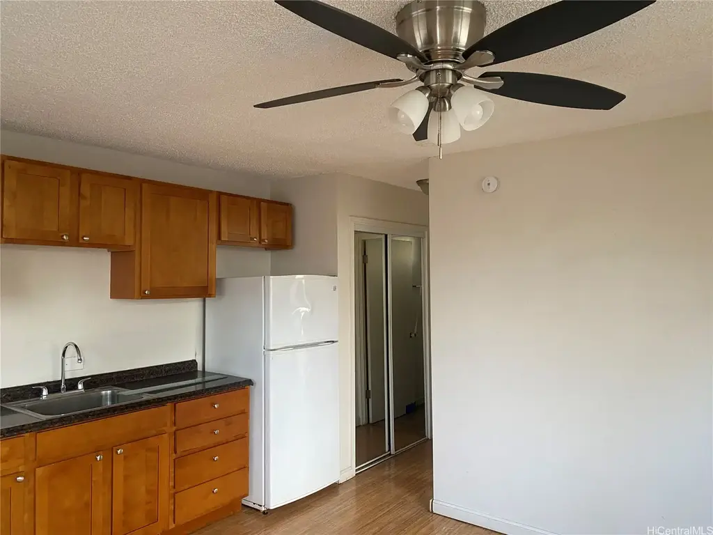2407 Tusitala Street # 405, Honolulu