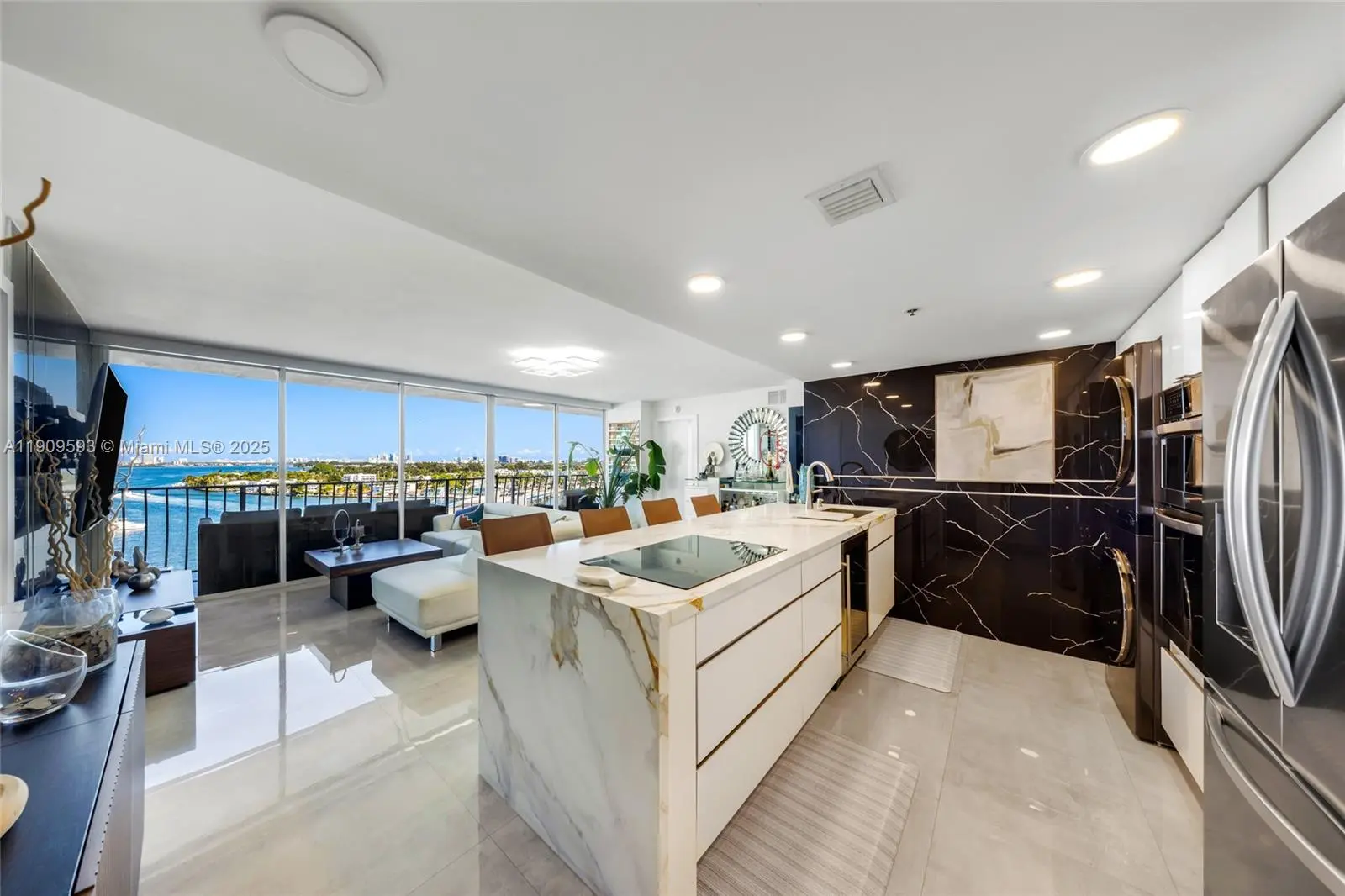 Photo of Listing #A11909593