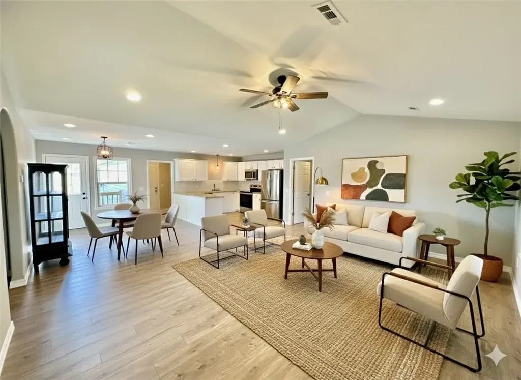 1301 Eastview Drive, Berryville