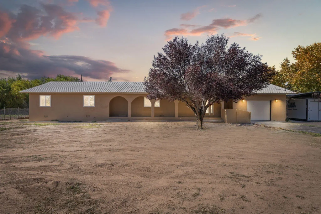 5809 Warren Lane Sw, Albuquerque