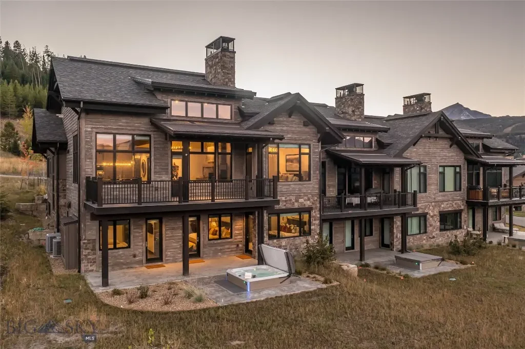 24 Pale Morning Spur, Big Sky