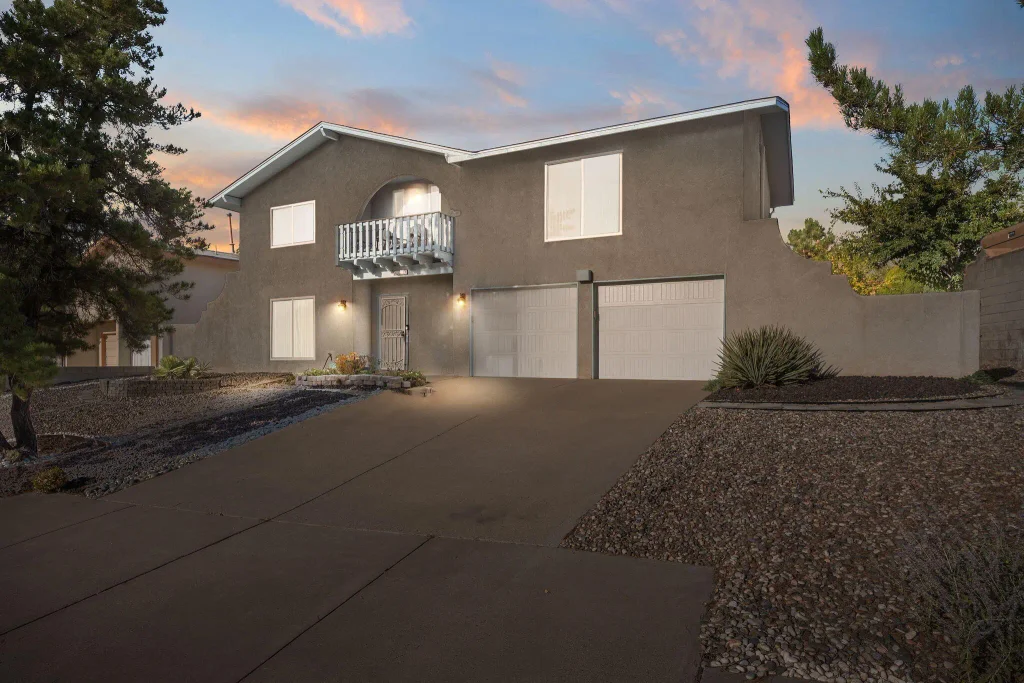 1212 Michael Hughes Drive Ne, Albuquerque