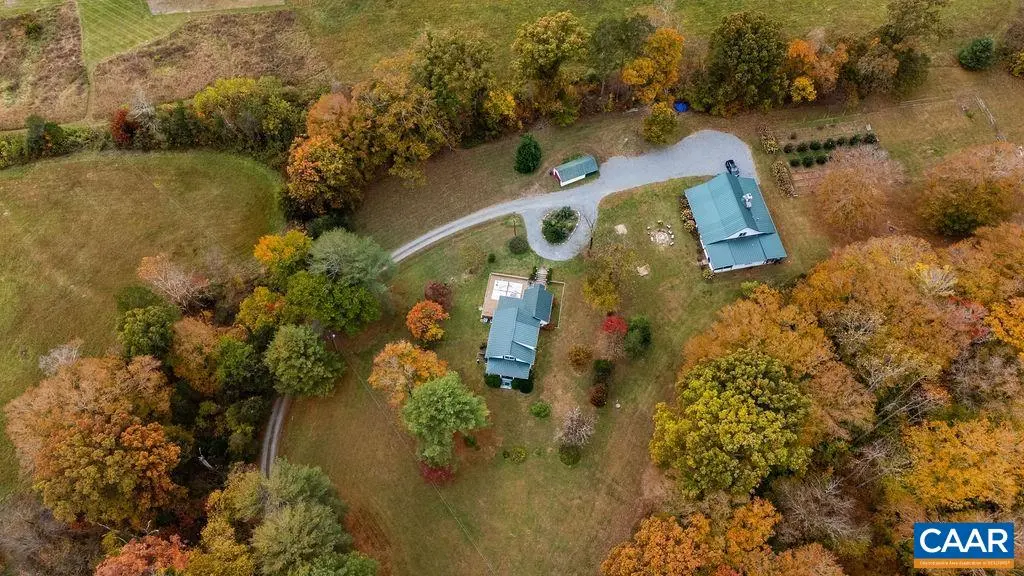 325 Old Roseland Rd, Roseland