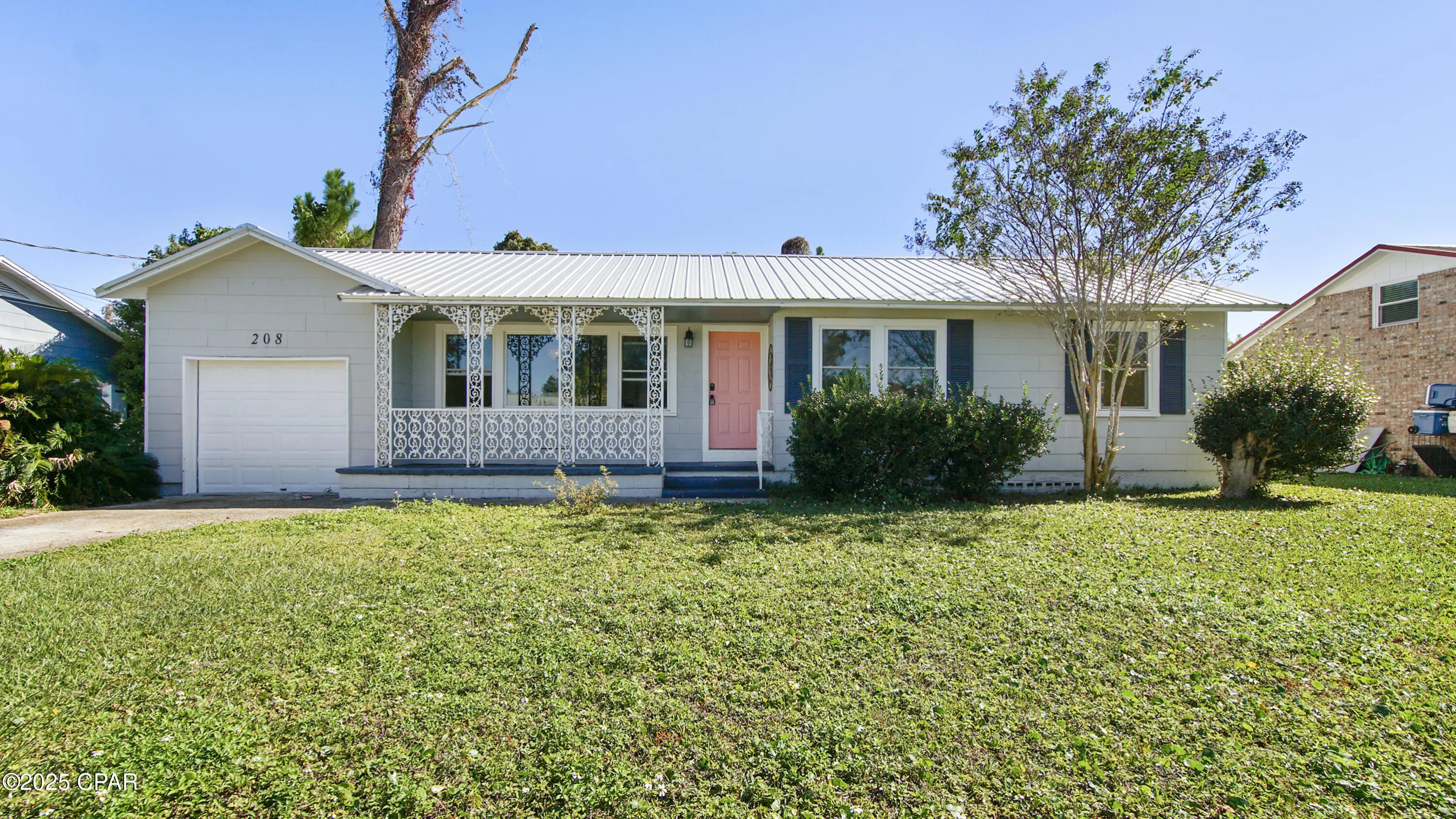 208 N Macarthur Avenue, Panama City