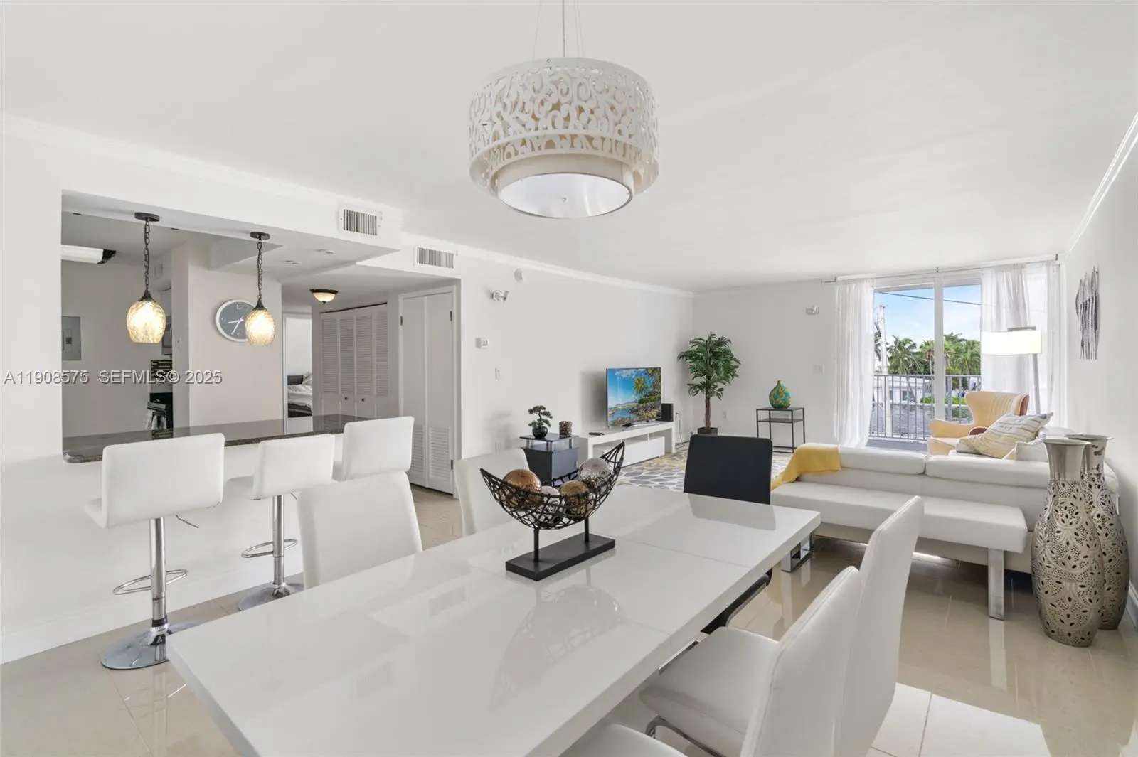 Photo of Listing #A11908575