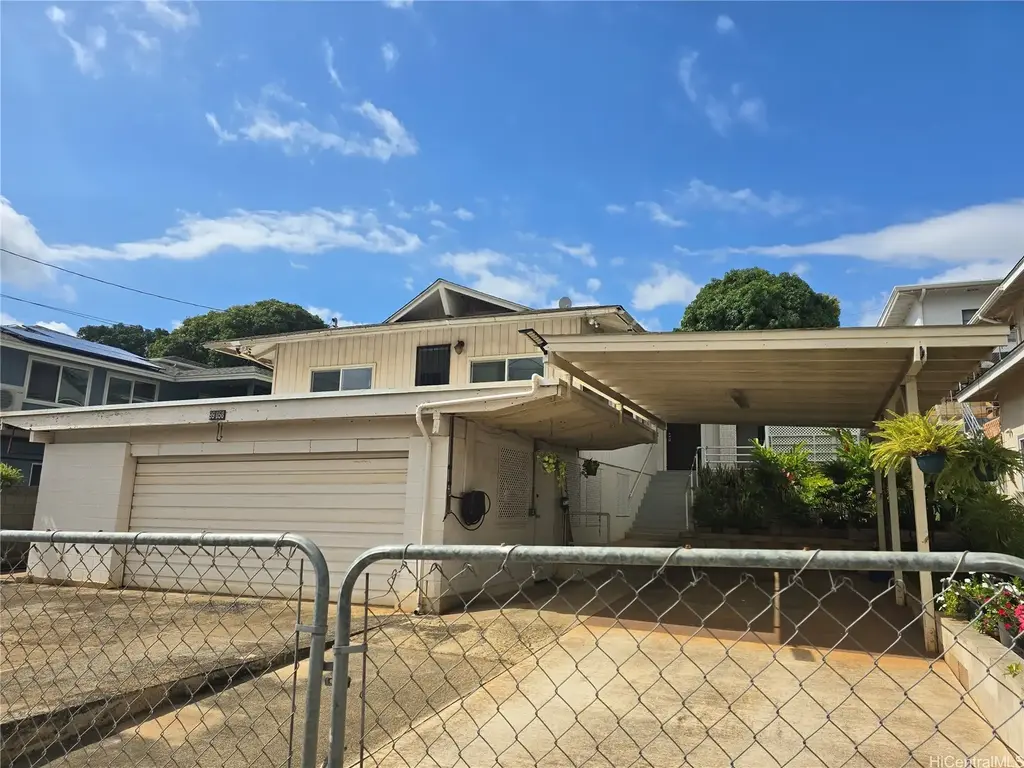 99-058 Nalopaka Place, Aiea