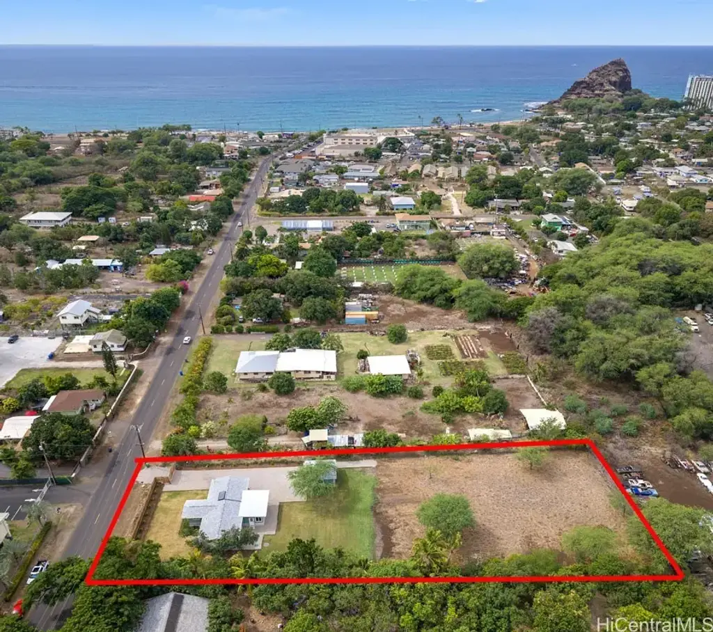 84-358 Makaha Valley Road, Waianae