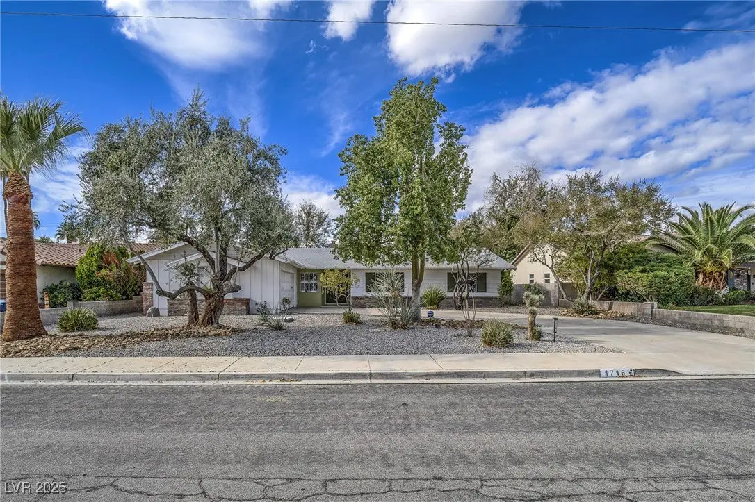 Photo of Listing #2733592