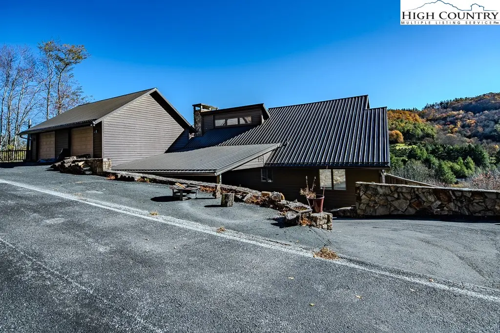 820 Hemlock Drive, Newland