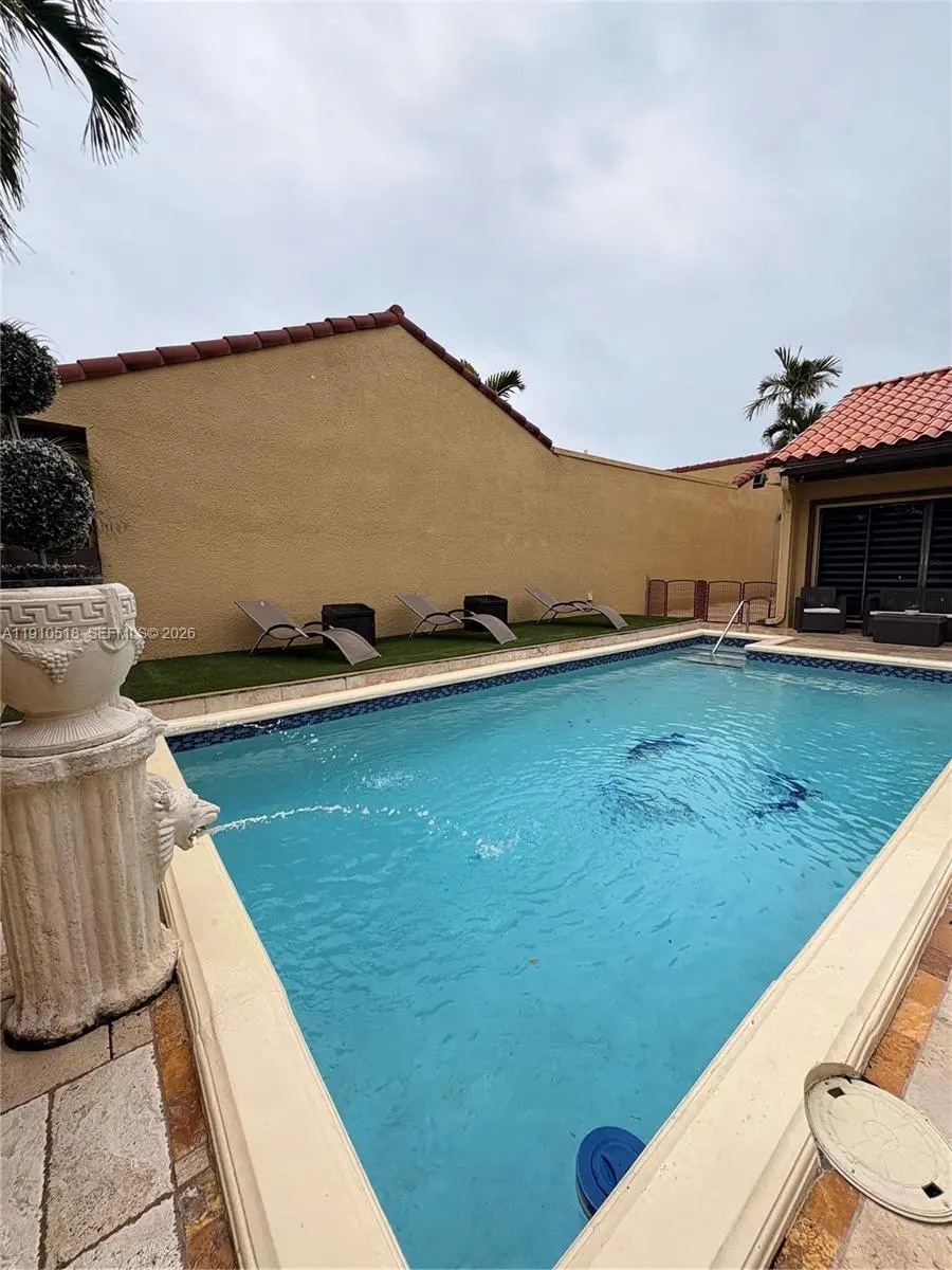 Photo of Listing #A11910518