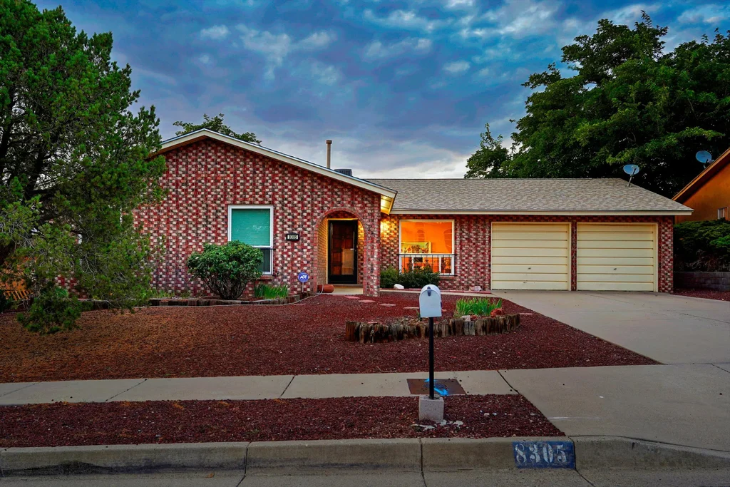 8305 Portales Street Ne, Albuquerque