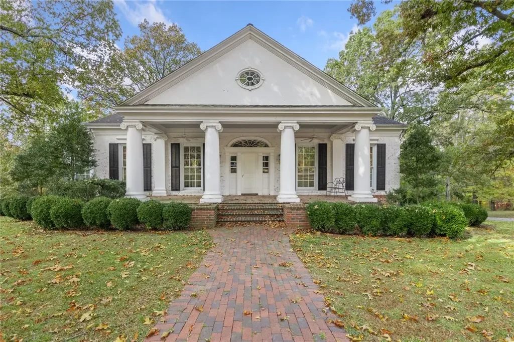 1 Meriwether Pond, Harrison