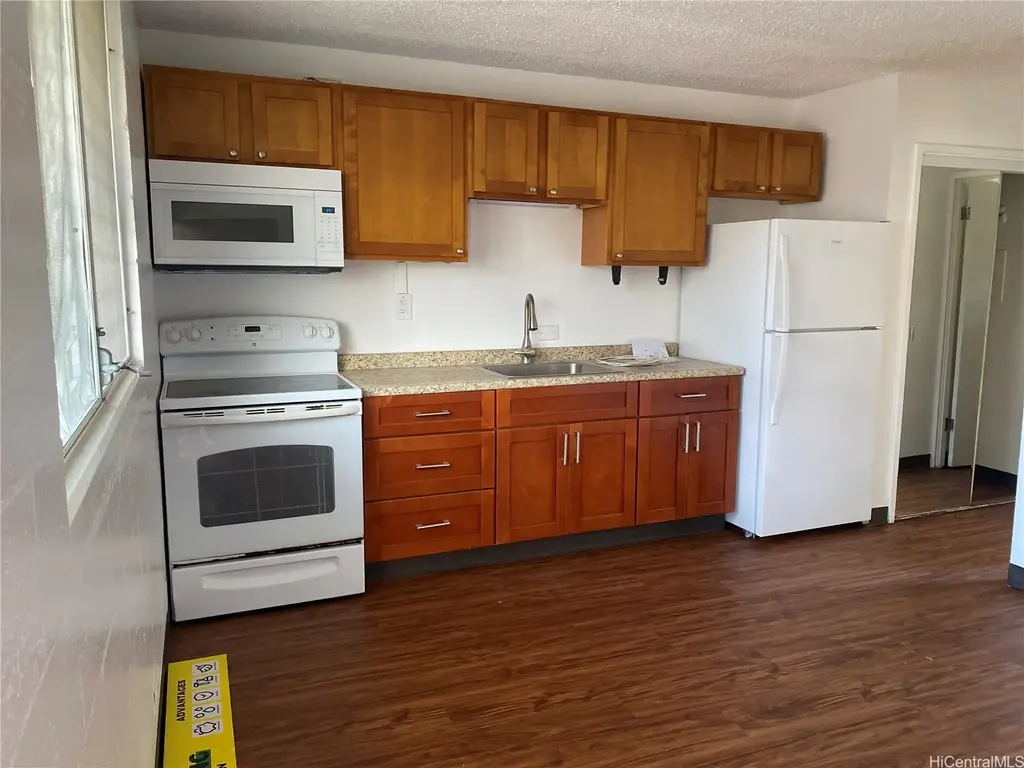 2407 Tusitala Street # 402, Honolulu