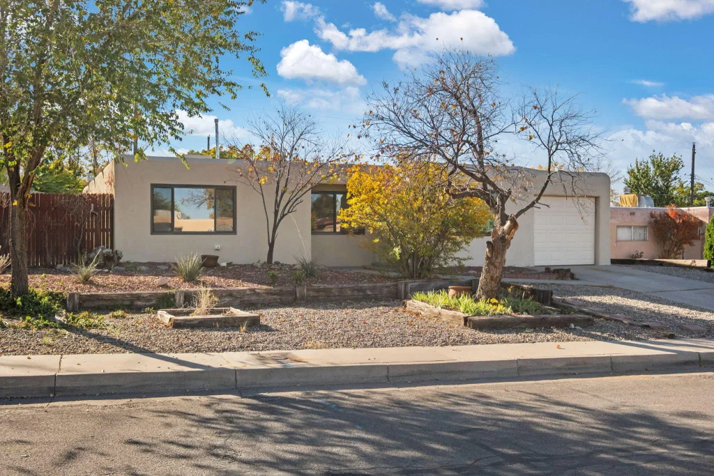8224 Bart Avenue Ne, Albuquerque