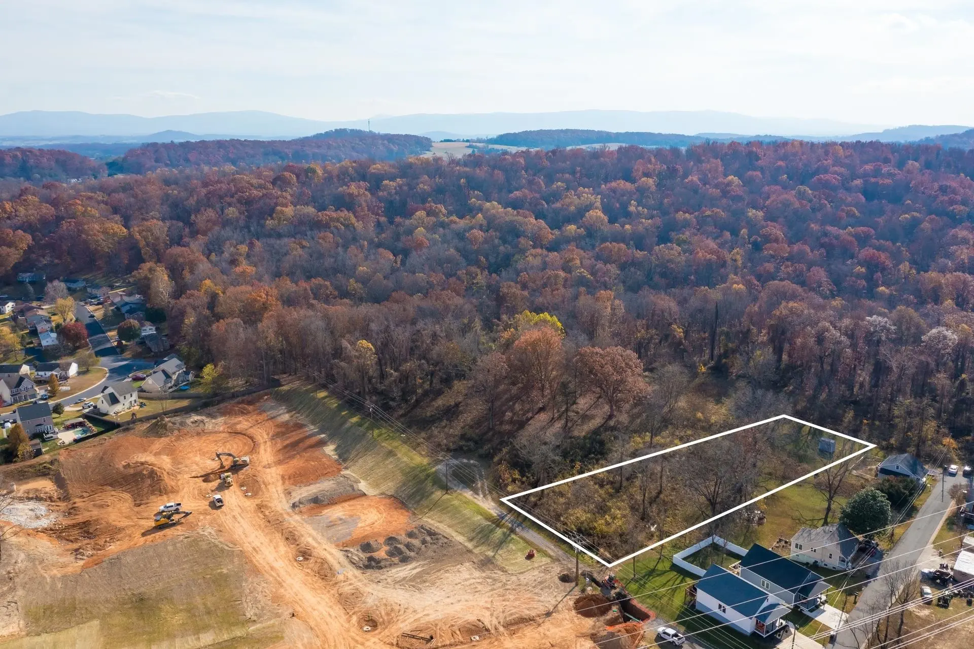 908,910,910a Moore St, Staunton