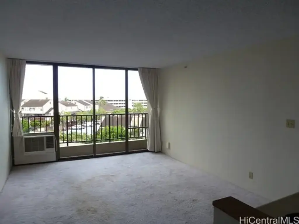 98-402 Koauka Loop # 410, Aiea