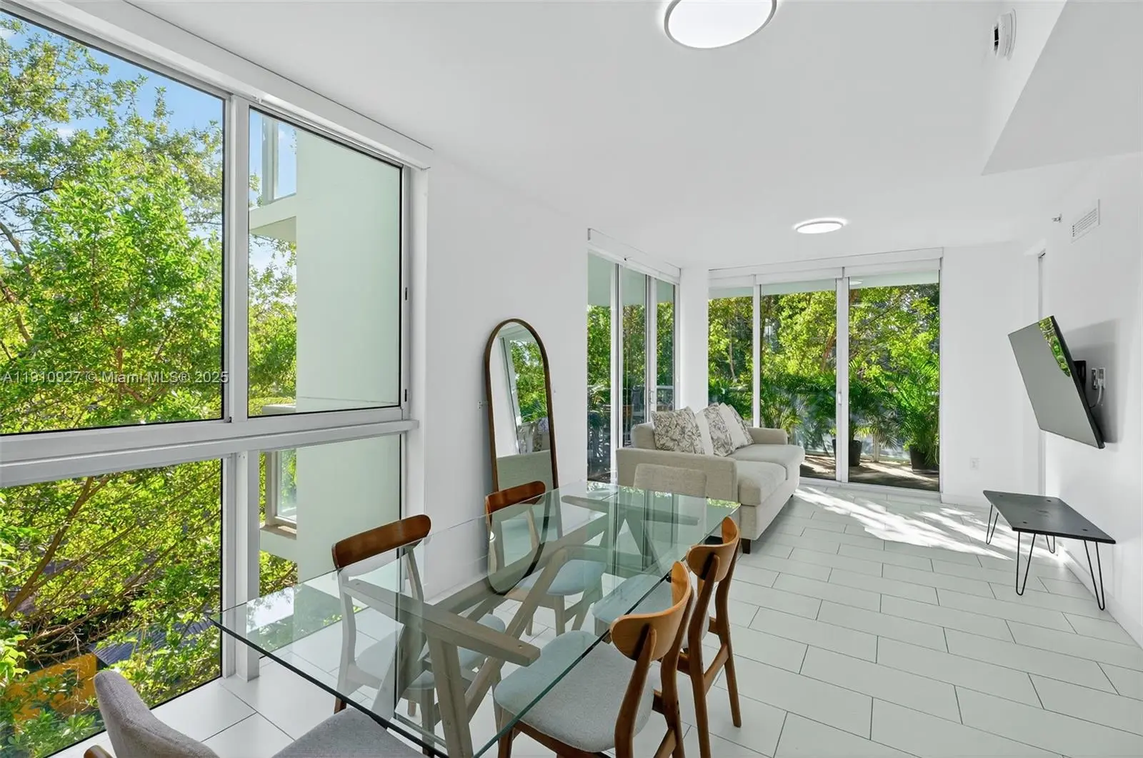 Photo of Listing #A11910927