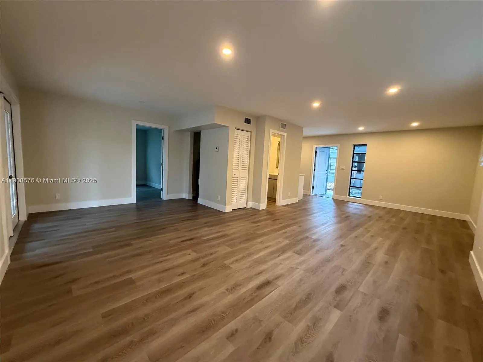 Photo of Listing #A11908576