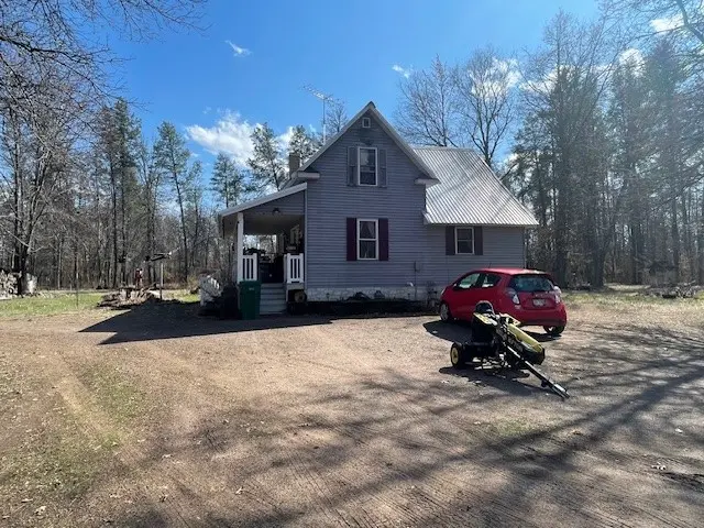 21001 W River Road, Grantsburg
