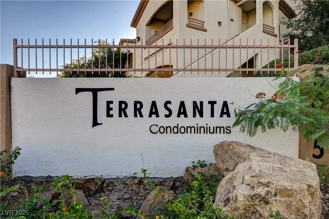 Photo of Listing #2733413