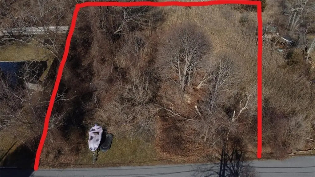 Lillis Ave, Barrington