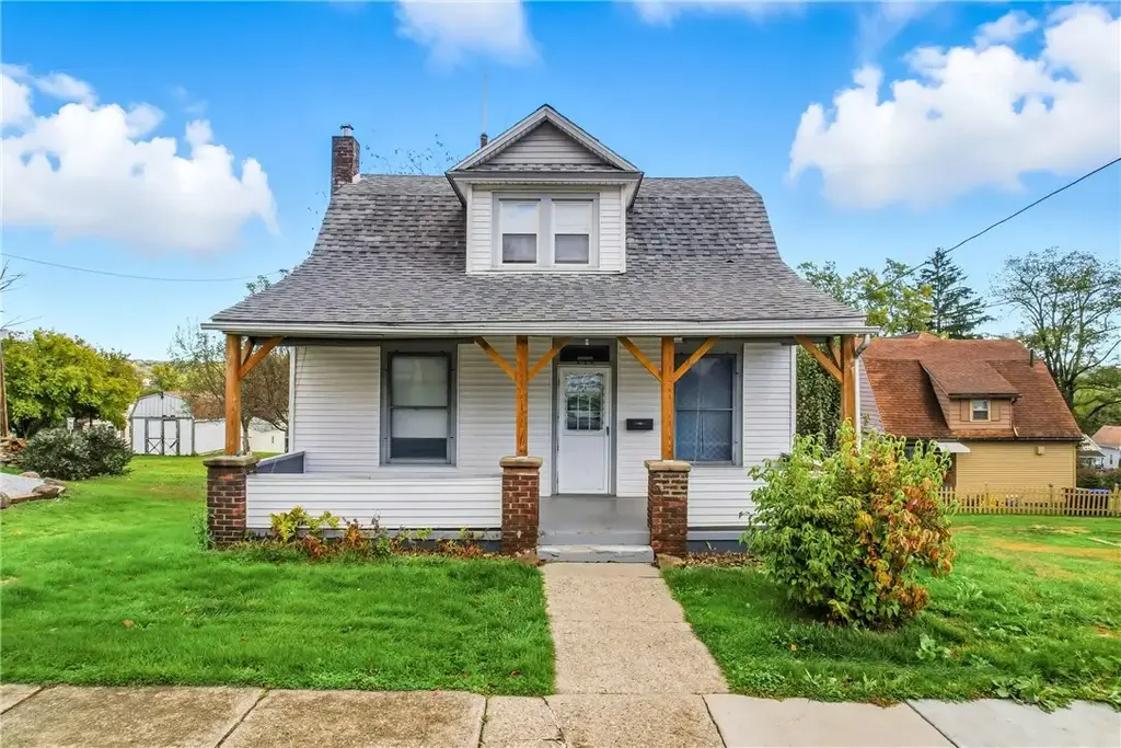 453 Lafayette Avenue , Sharon