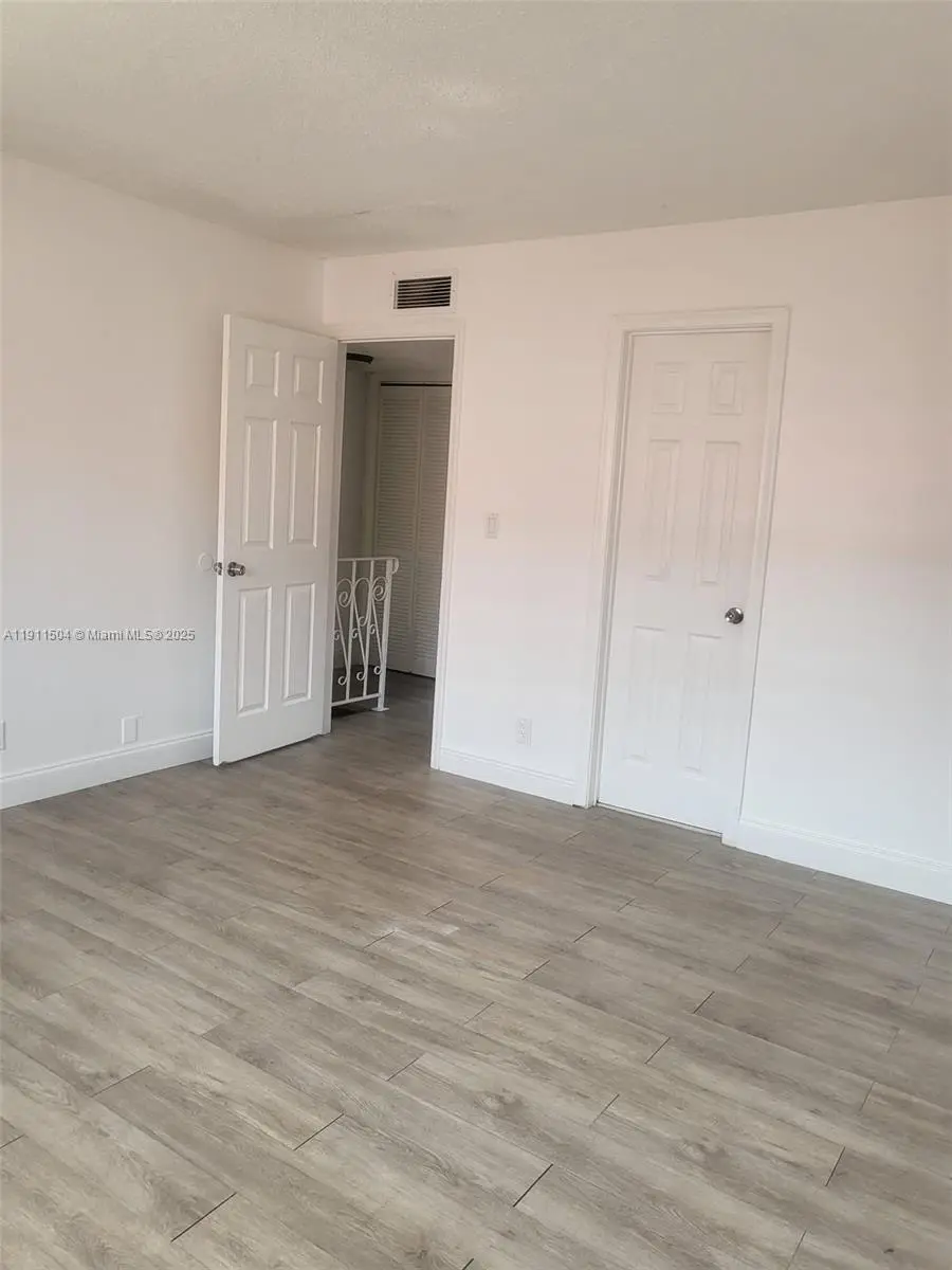 Photo of Listing #A11911504