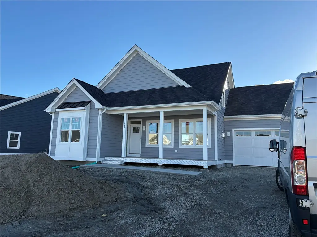 294 Freedom Trl Dr, Portsmouth