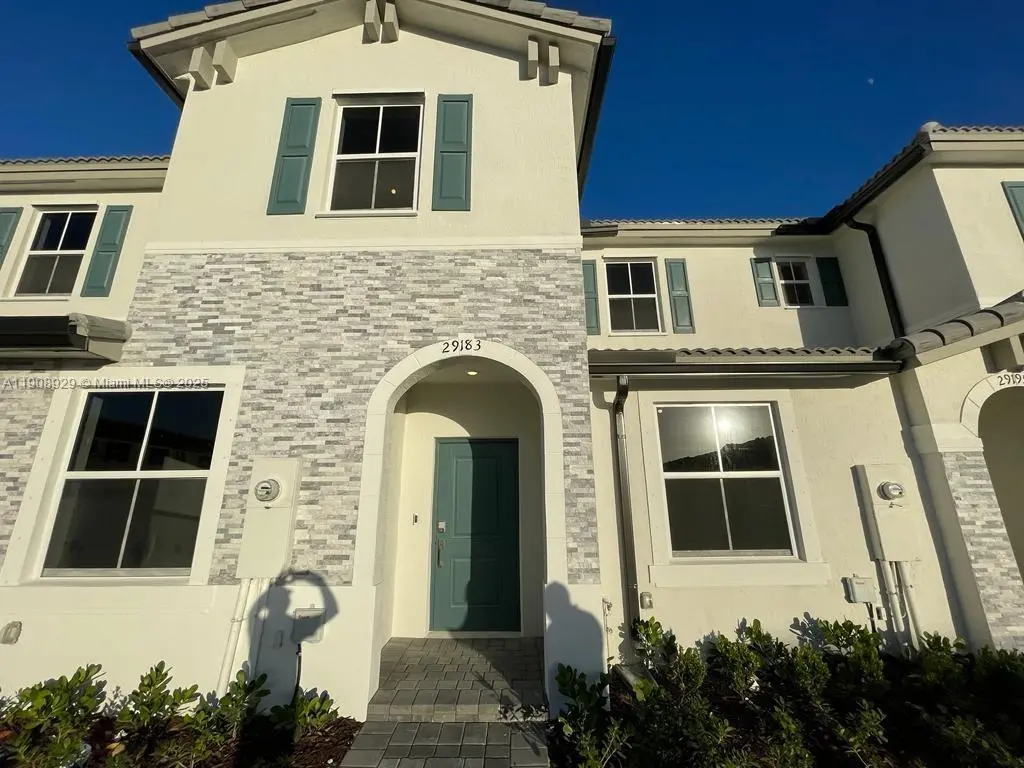 Photo of Listing #A11908929