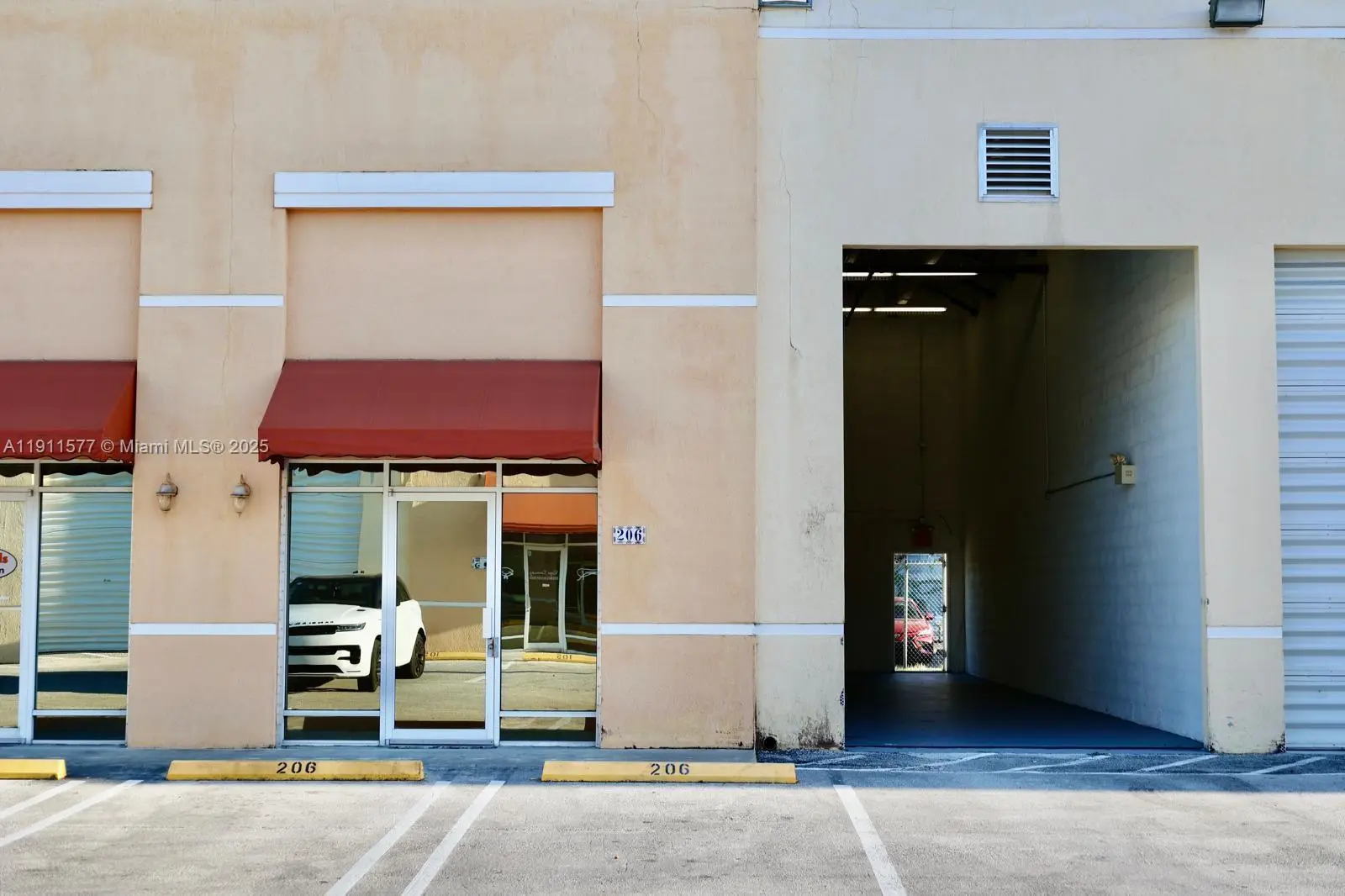 Photo of Listing #A11911577