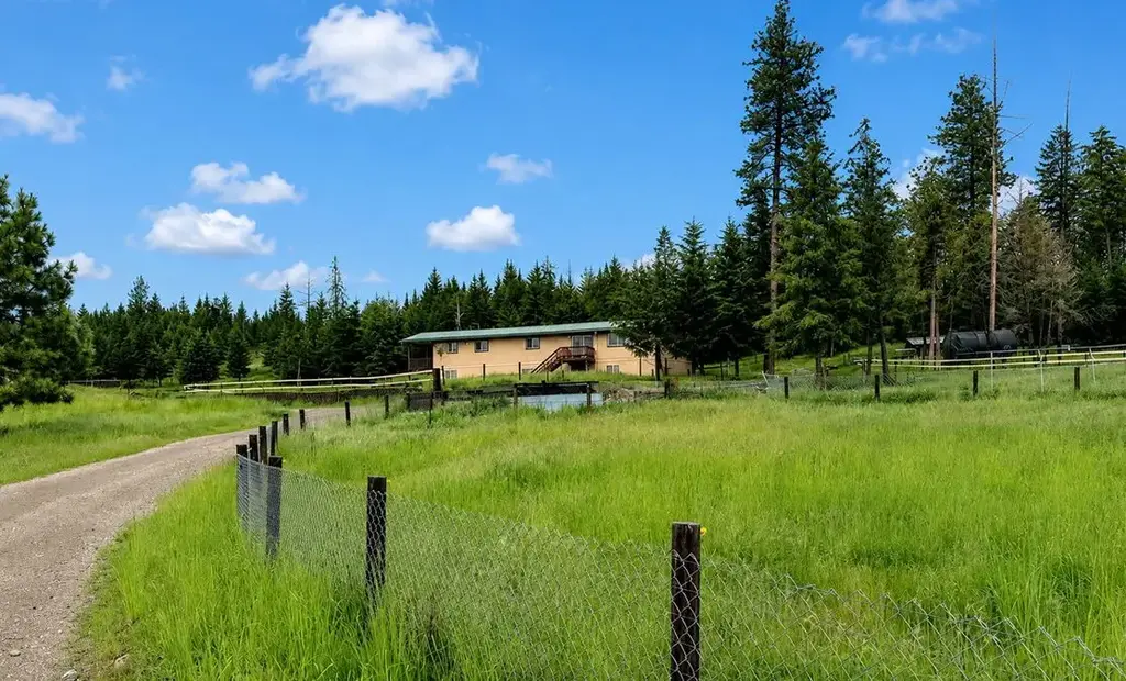 19649 Golden Pine Lane, Proctor
