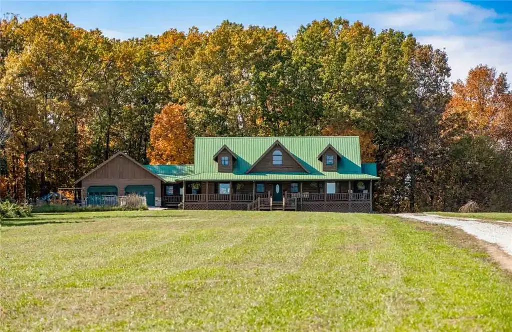 13915 Farm Road 1115, Cassville