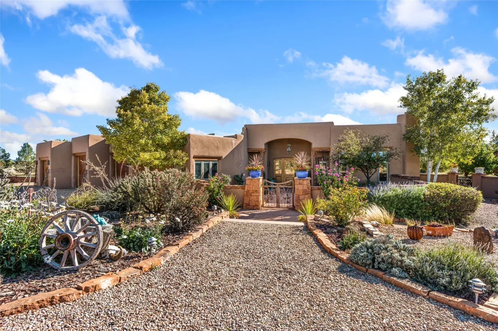 8 High Ridge Road, Santa Fe