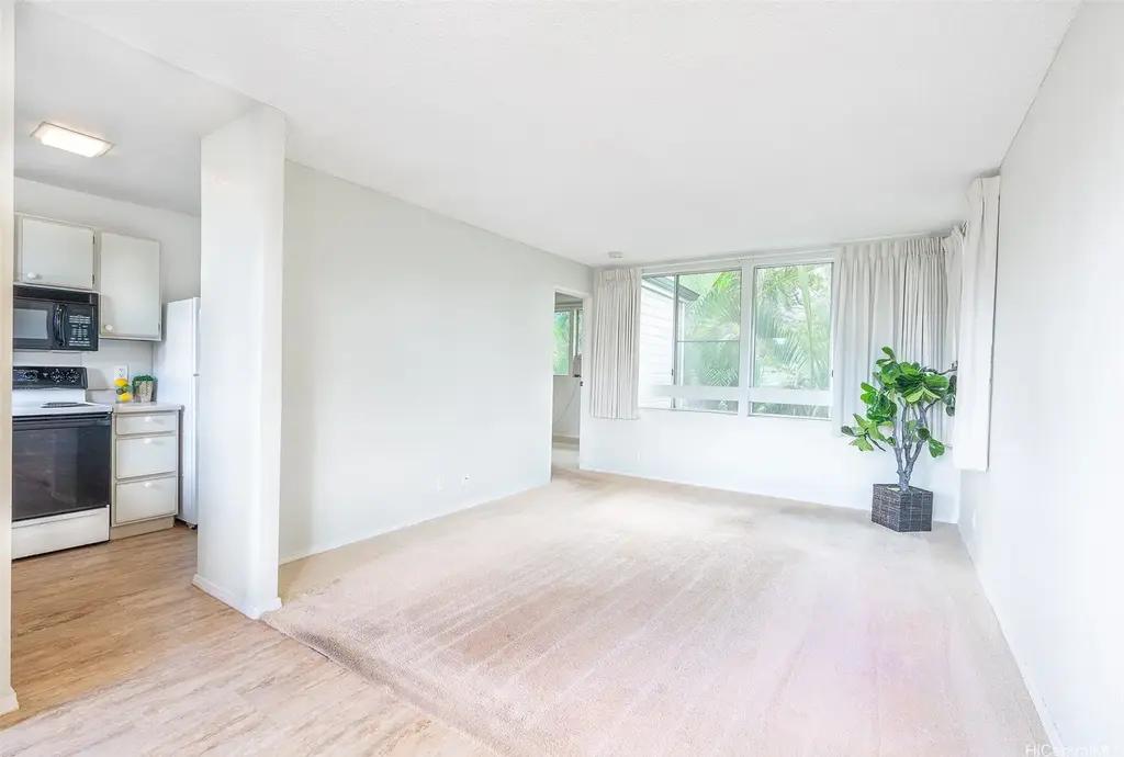 95-644 Hanile Street # E204, Mililani