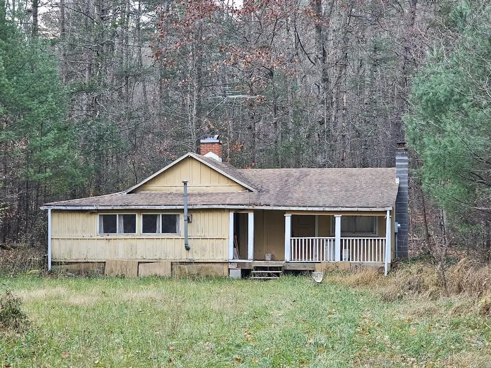 2804 Old Parkersburg Tpke 1.34 Acre Camp, West Augusta