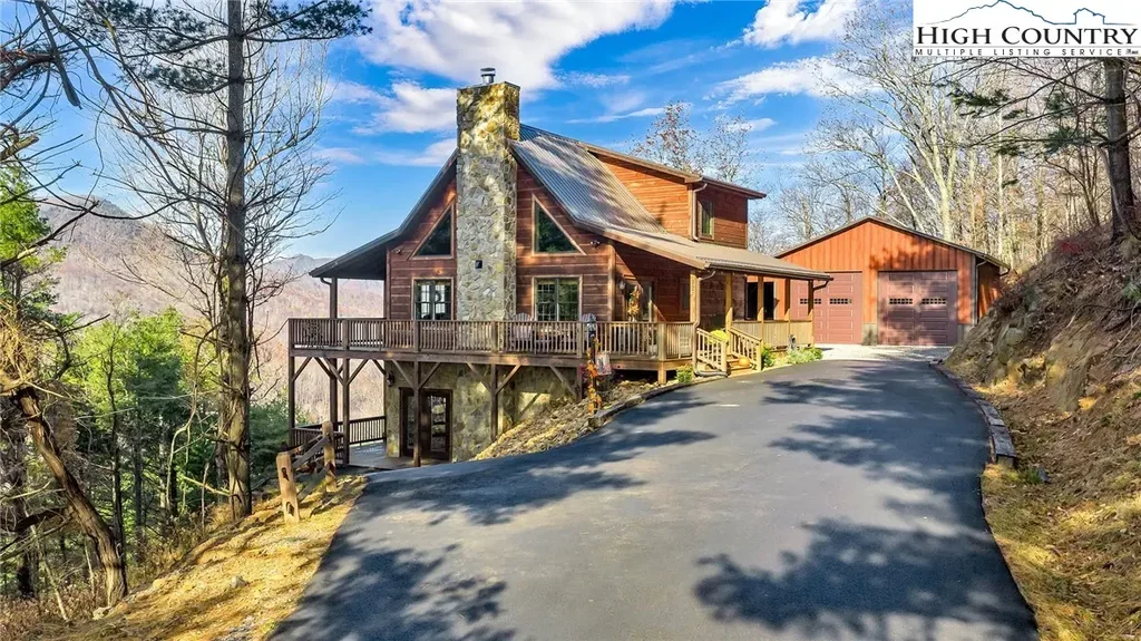 257 Lauren Lane, West Jefferson