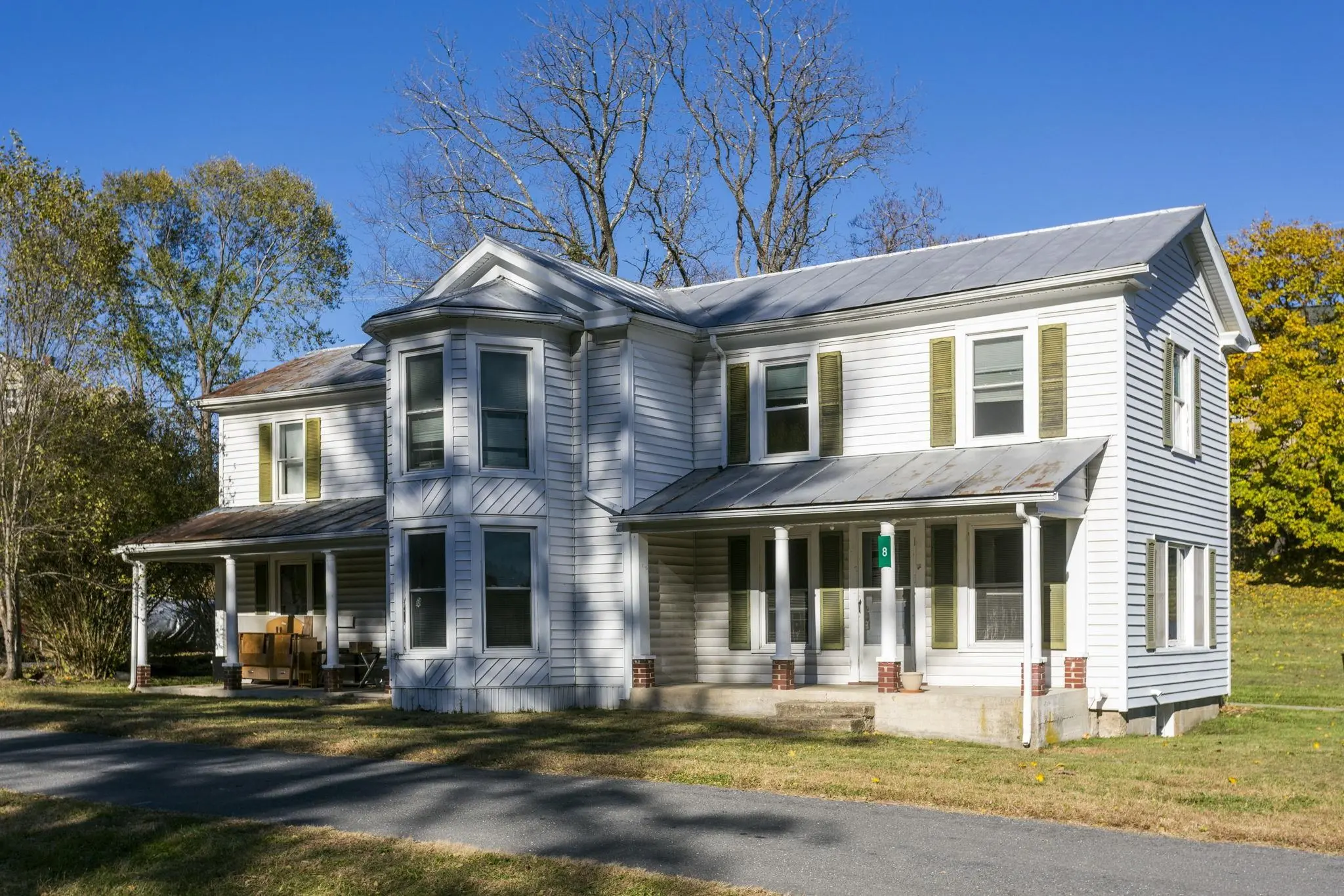 8 S Chestnut Ave, Craigsville