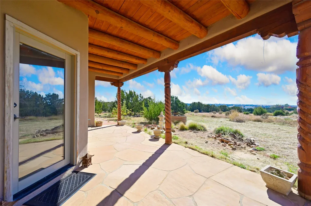 8 Cerrado Drive, Santa Fe