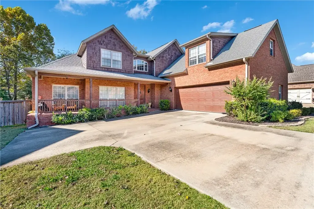 2265 N Covington Park Boulevard, Fayetteville