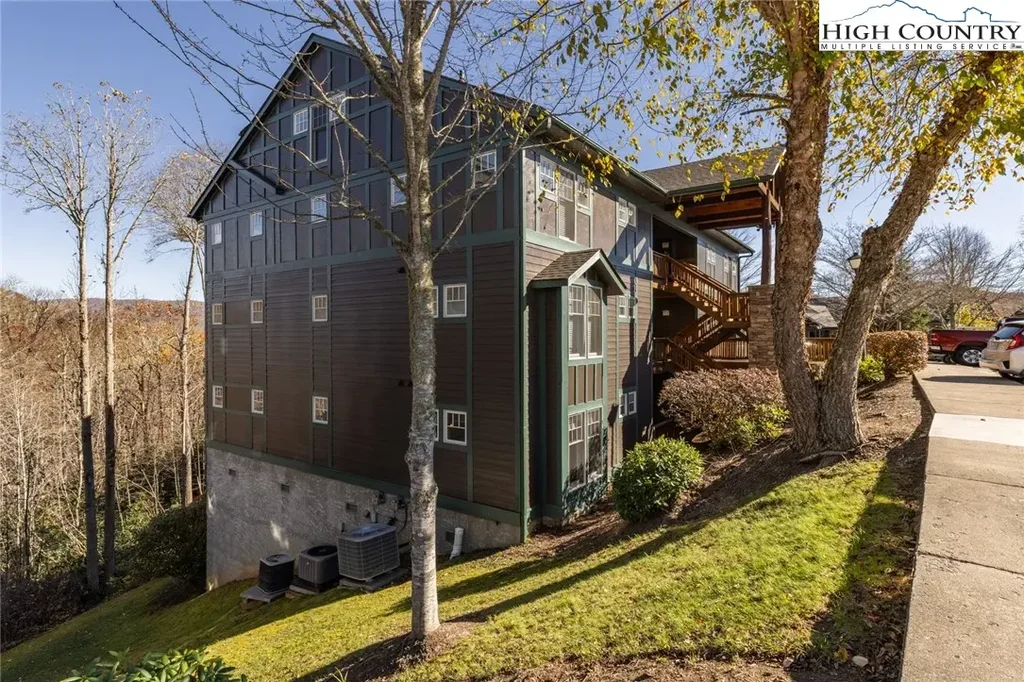 446 Peaceful Haven Drive # 811, Boone