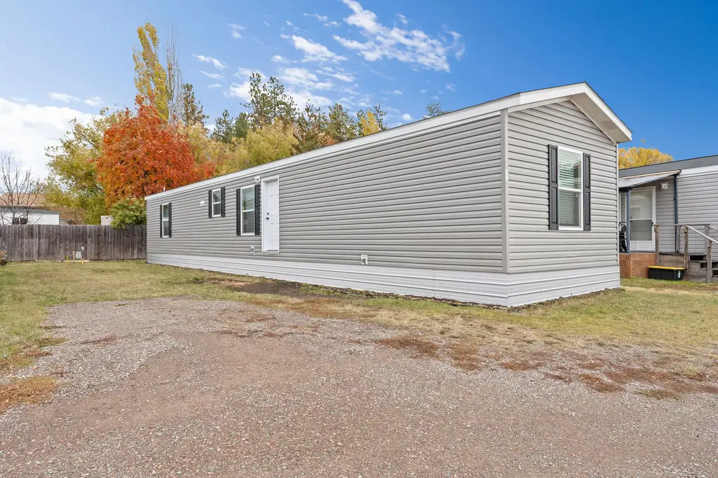 809 9th Street W 17, Columbia Falls