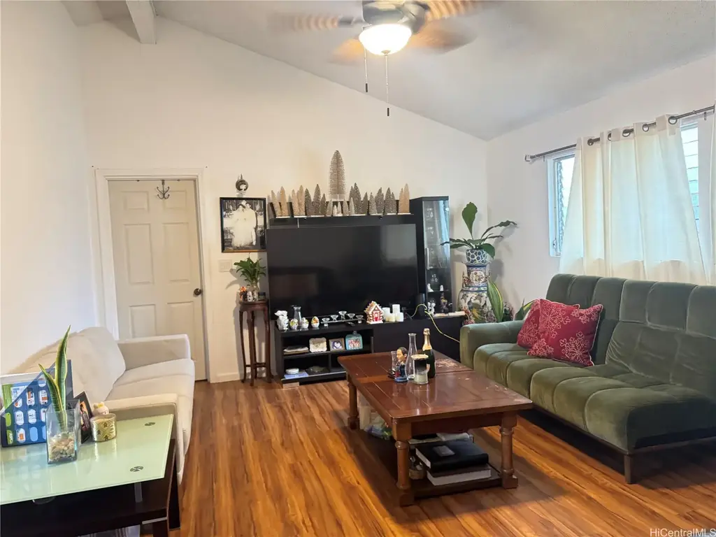 94-695 Kupuna Loop, Waipahu