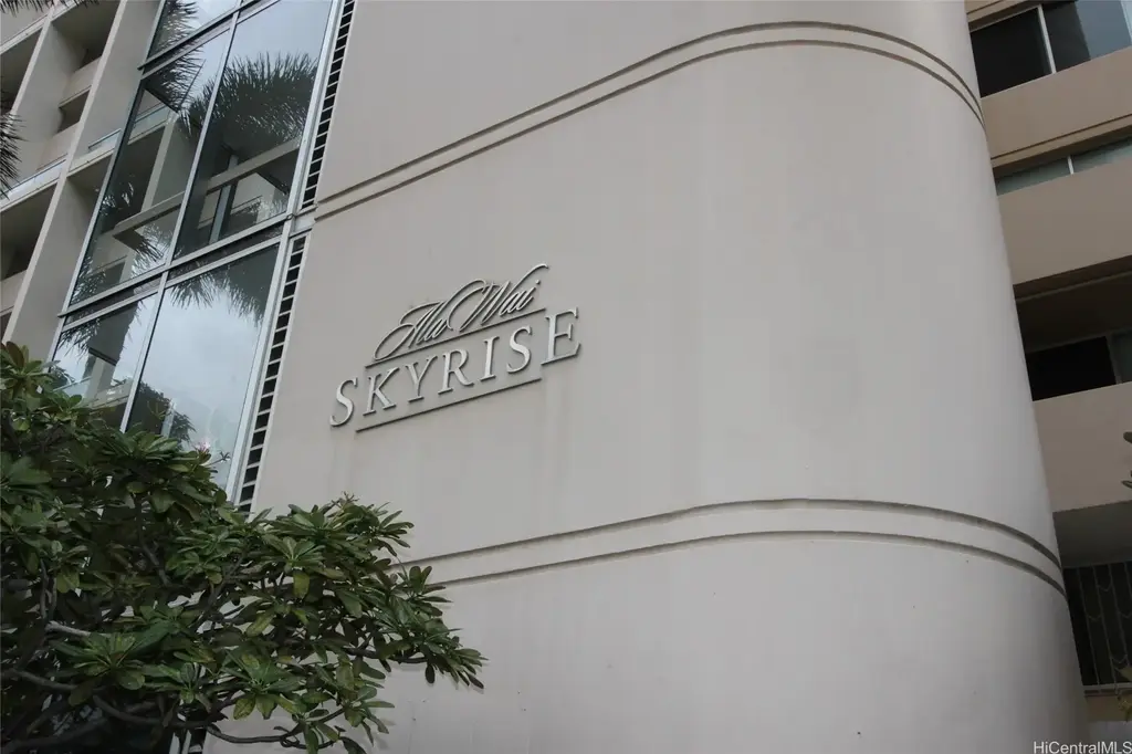 555 University Avenue # 102, Honolulu