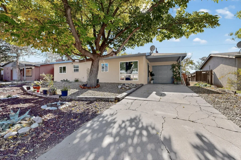 11504 Ralph Avenue Ne, Albuquerque