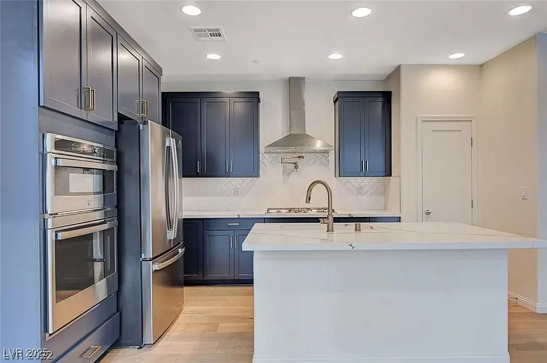 Photo of Listing #2734133