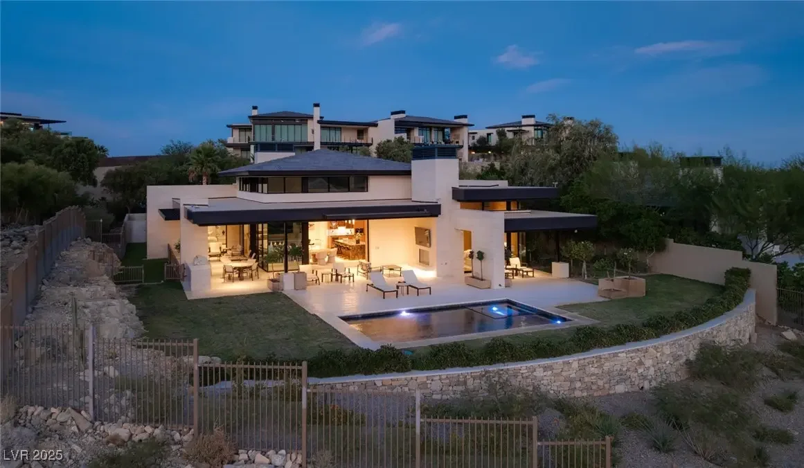 Photo of Listing #2734121