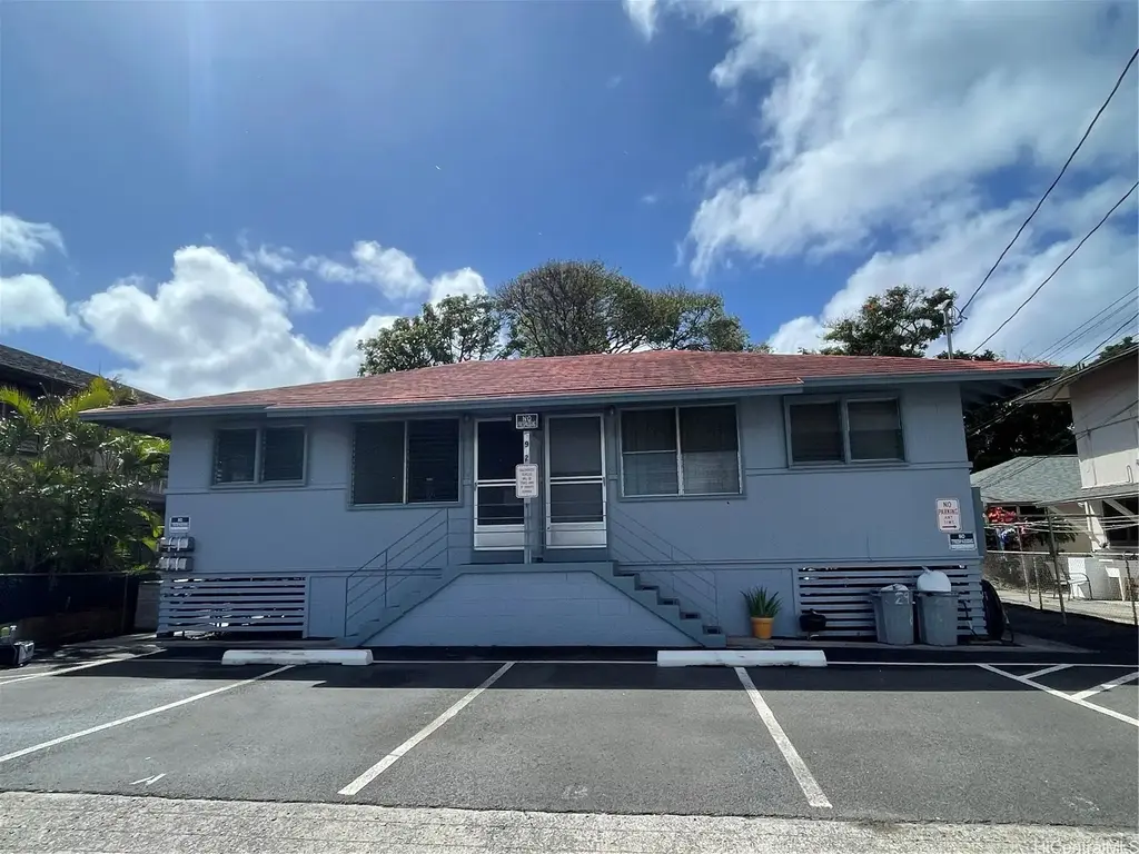 2912 Varsity Circle, Honolulu