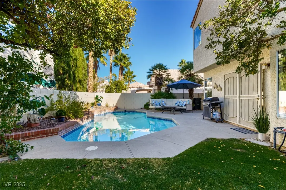 Photo of Listing #2733849